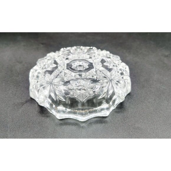 Vintage Ashtray Starburst Pattern Pressed Glass Mid Century Heavy Clear Barware - Picture 11 of 11